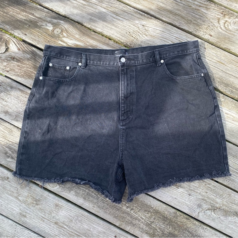 ASOS Plus Size Black High Rise Jean Dad Shorts Size 18